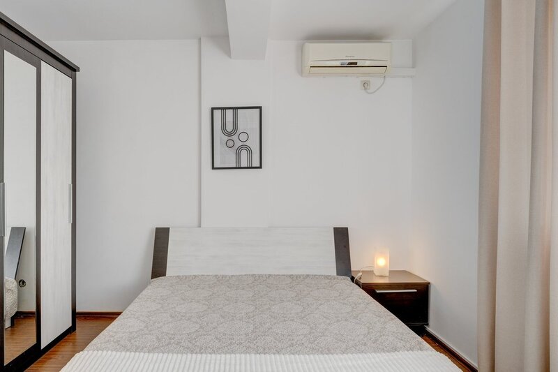 Drumul Taberei, Valea Furcii, studio cu dormitor, comision 0%.