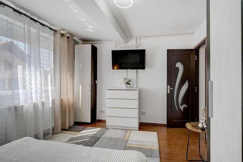 Drumul Taberei, Valea Furcii, studio cu dormitor, comision 0%.